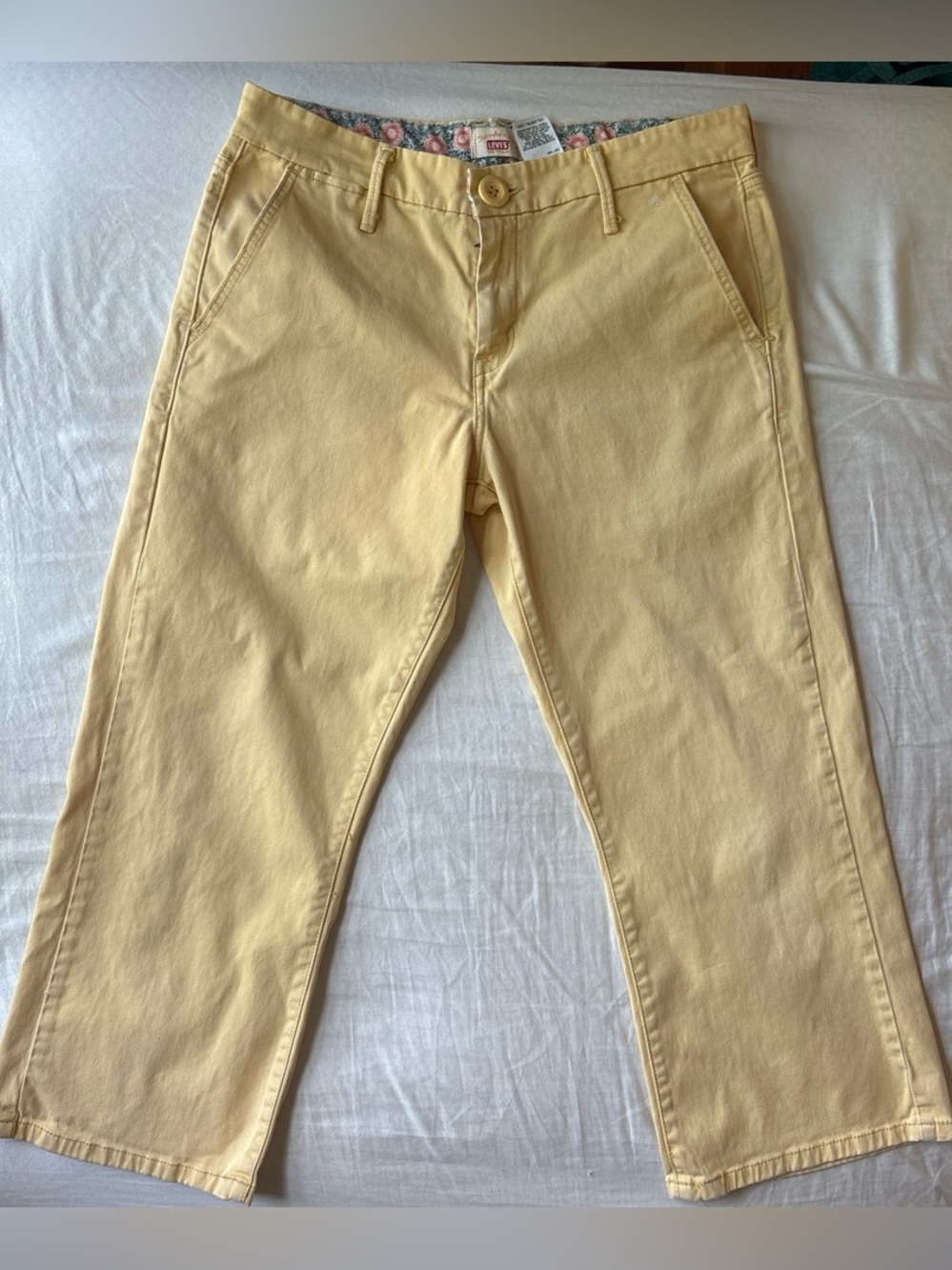 Levi's Soft Yellow Women's Chino Pants